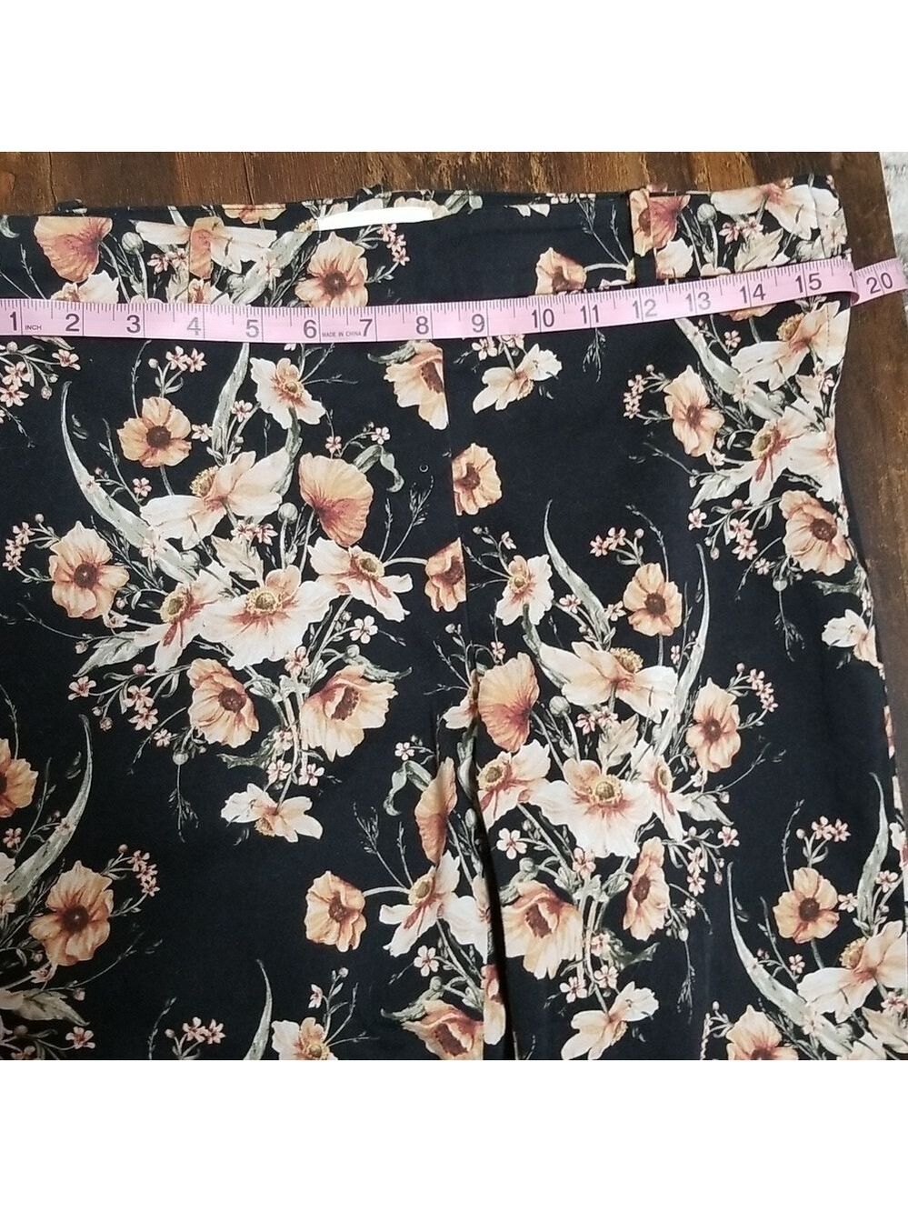 H&M ankle croped pants ,great design, size 10 .Cotton and polyester blend.Zipped - Picture 6 of 10
